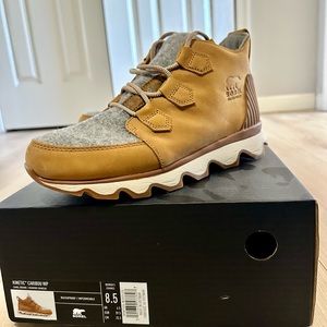 Sorel Kinetic Caribou Womens 8.5 Snow Boots Waterproof